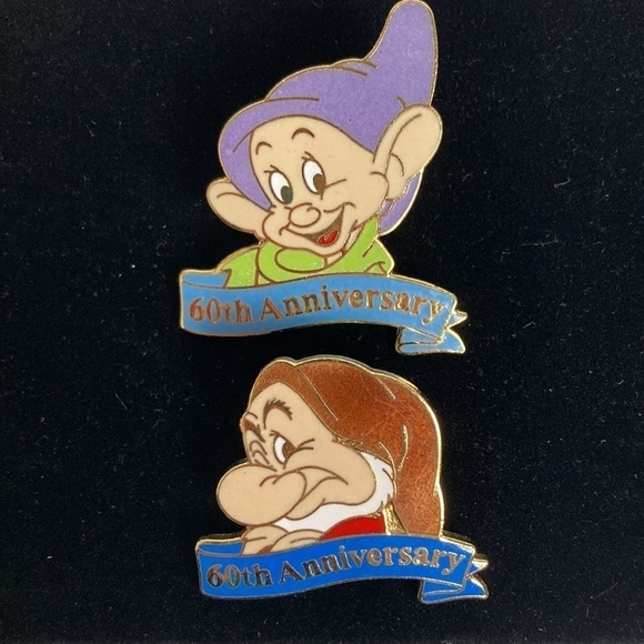 Disney 60th Anniversary (1997) Grumpy Pin & Dopey Pin Snow White Dwarves Trading - Picture 1 of 7